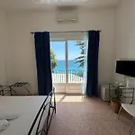 Guest house Rada Azzurra 3*