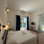 Guest house Rada Azzurra 3*