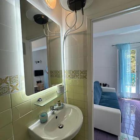 Rada Azzurra Guest house *
