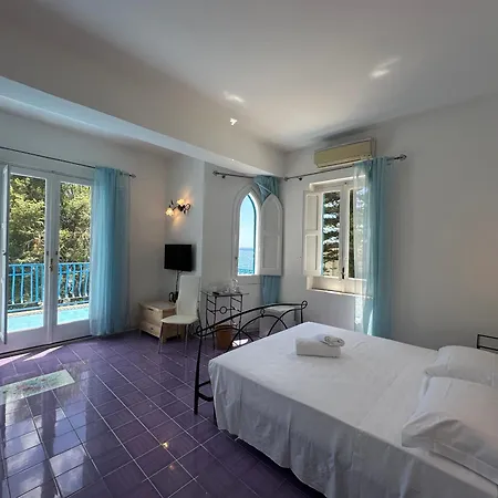 Rada Azzurra Guest house *