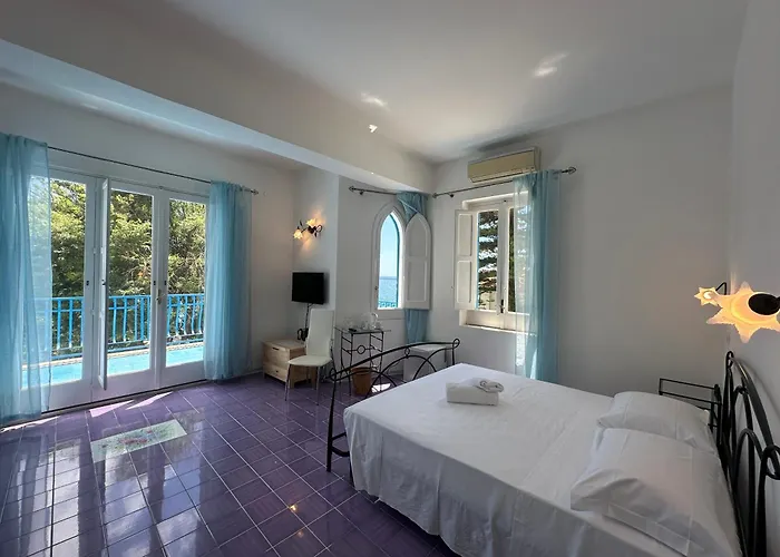 Rada Azzurra Penzion 3*